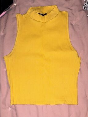 Sleeveless Mock Neck Ribbed Crop Top - Yellow